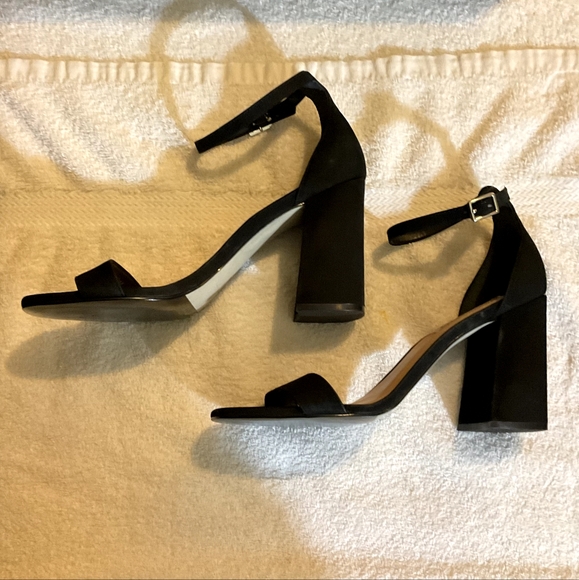 BASICALLY BRAND NEW “STEVE MADDEN” Womens Dillion Print Dress Sandals Black 9 M. - Picture 4 of 10